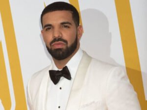 Drake fan suffers meltdown as rapper’s convoy passes in Toronto ahead of ‘ICEMAN’ release